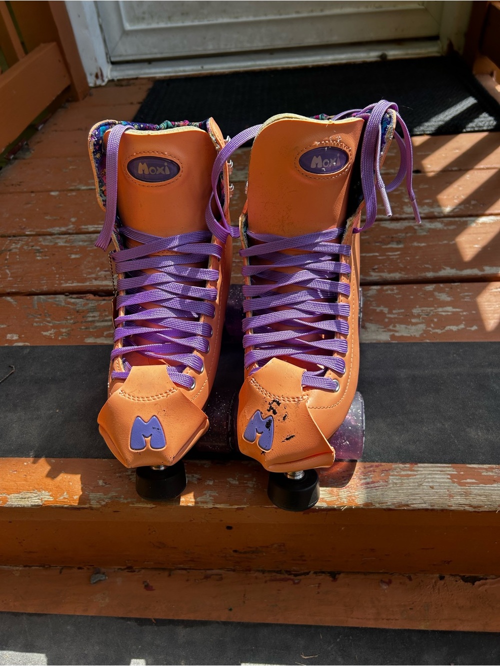 Moxi Beach Bunny Peach Roller Skates Size 6